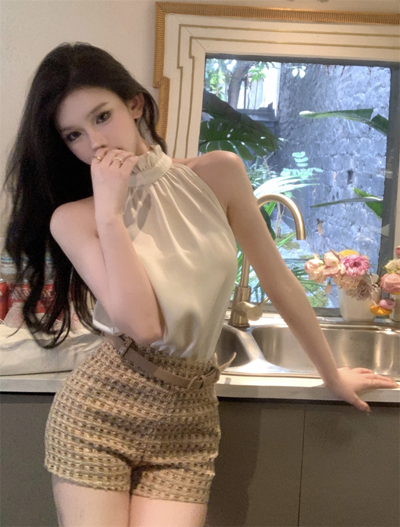 B220_4.jpg B220_4.jpg?id=1kKPW8dm0OyPUMZFyORZhhIinPG6ty7W-